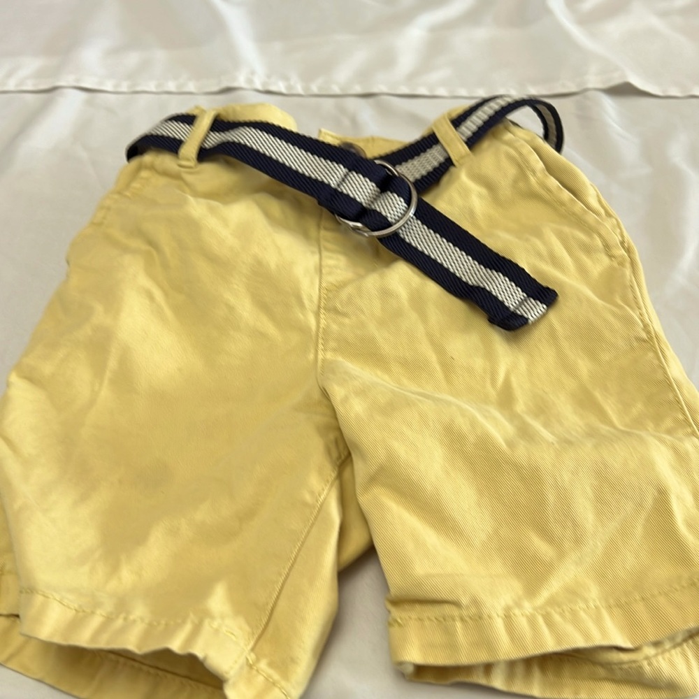Children place yellow shorts size 4t - Picture 1 of 2